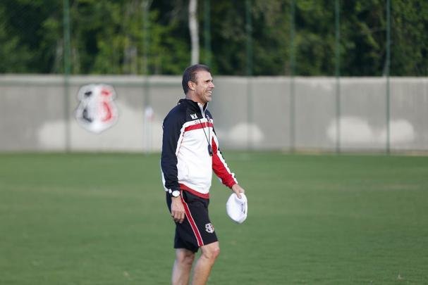 Após empate contra o Globo-RN em Ceará-mirim, o Santa Cruz iniciou sua preparação para o Clássico das Emoções contra o Náutico, com treinamentos físico e tático comandados por Milton Mendes