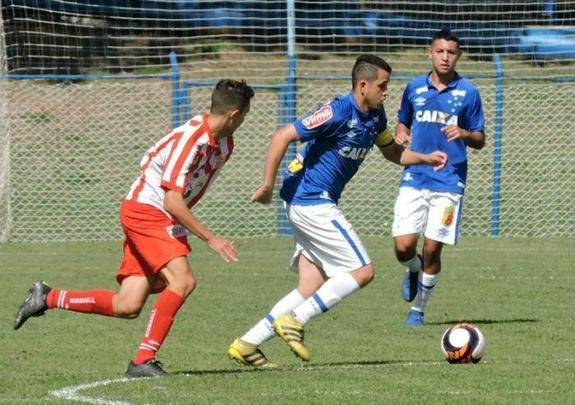 David Andrade, meia. Foi relacionado, mas no chegou a atuar com Mano Menezes