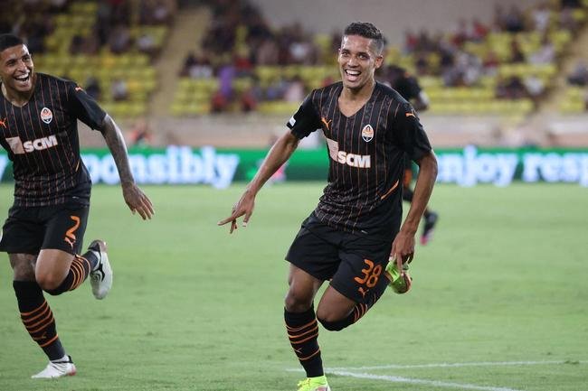 Shakhtar Donetsk: 19 jogos, quatro gols e duas assistências