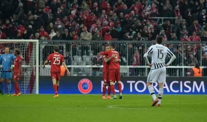 O Bayern de Munique conseguiu um vitria histria sobre a Juventus nesta quarta-feira para avanar s quartas de final da Liga dos Campees. Aps sair perdendo por 2 a 0, conseguiu o empate aos 45 minutos do segundo tempo e garantiu o triunfo por 4 a 2 no segundo tempo da prorrogao. O jovem Coman, de apenas 19 anos, est no Bayern emprestado pela Juventus, participou dos dois gols no tempo normal e marcou o tento que fechou a contagem na Allianz Arena.