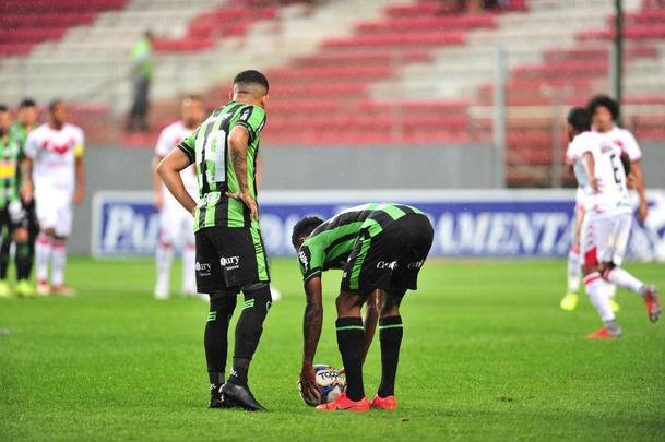 Fotos do duelo entre Amrica e Vitria, no Independncia, pela 36 rodada da Srie B do Brasileiro