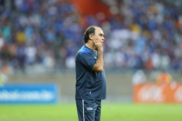 Imagens do jogo entre Cruzeiro e Santos, no Mineiro, pela 13 rodada da Srie A