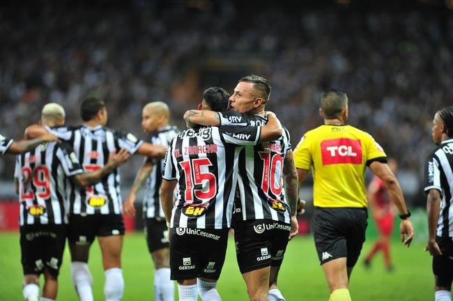Fotos da vitria do Atltico sobre o Athletico-PR, no Mineiro, no jogo de ida da final da Copa do Brasil