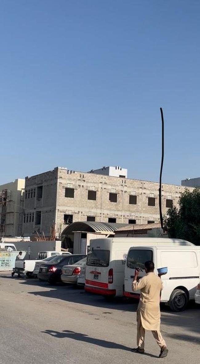 Cenas da rea Industrial, regio pobre de Doha habitada por imigrantes