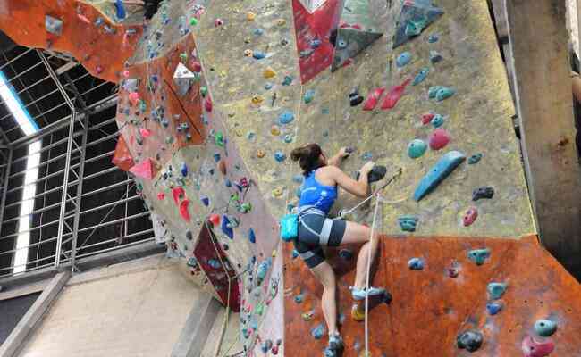 La chica de 14 años de Minas Gerais se destaca en la selección brasileña de escalada deportiva – Más Deportes