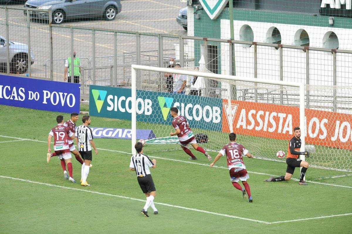 Fotos da vitria do Atltico sobre o Patrocinense, por 3 a 1, no Independncia, em Belo Horizonte, pela quarta rodada do Campeonato Mineiro. Mando foi do clube do interior, que no pde realizar a partida em Patrocnio devido ao elevado nmero de casos de COVID-19 na cidade.