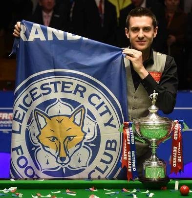 Empate entre Tottenham e Chelsea, por 2 a 2, garantiu o título inglês ao Leicester