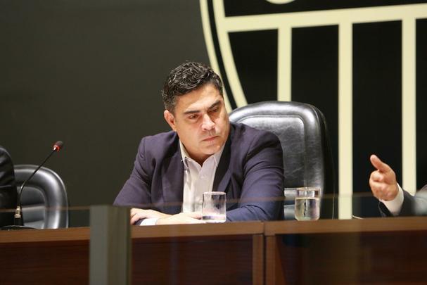 Veja imagens da entrevista coletiva de Srgio Sette Cmara