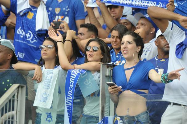 Fotos da torcida do Cruzeiro na primeira final do Mineiro, contra o Atltico, no Mineiro