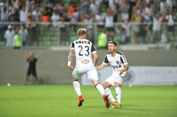 Depois de lances polmicos, Atltico confirmou vitria com gols de Rger Guedes e Ricardo Oliveira