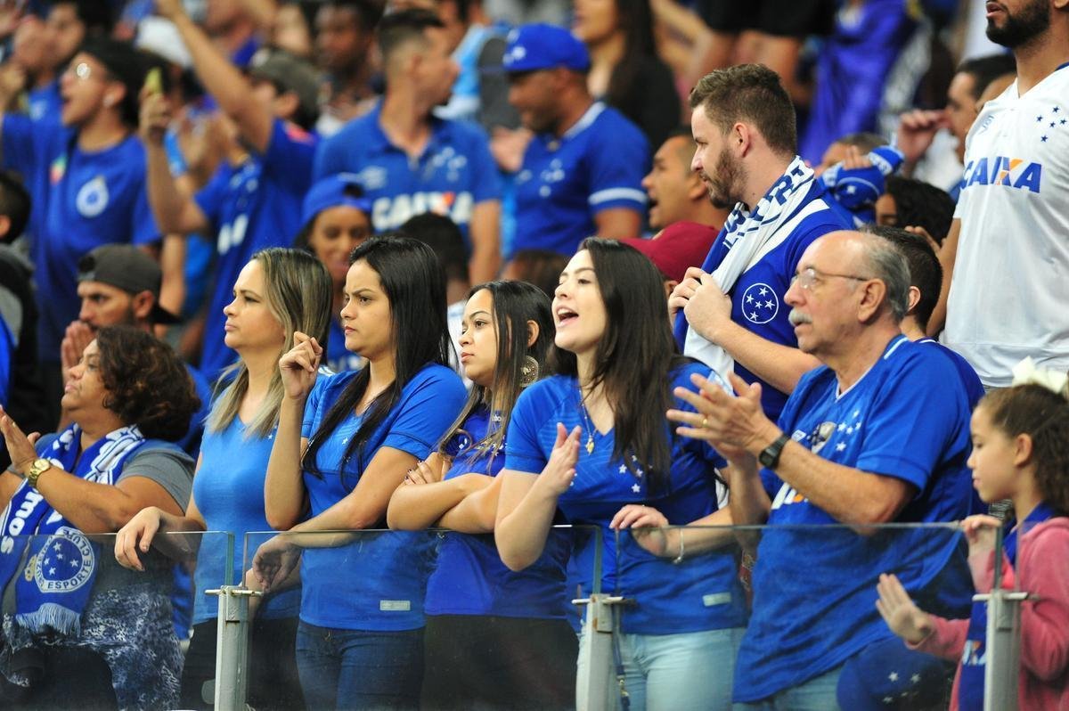 Cruzeiro fez o dever de casa e venceu o Furaco por 2 a 1