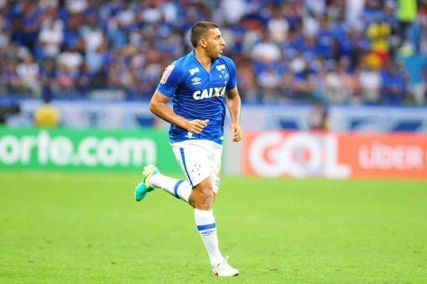 Imagens do jogo entre Cruzeiro e Botafogo no Mineiro