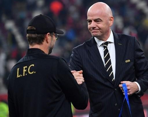 Premiao e festa do Liverpool, campeo mundial sobre o Flamengo