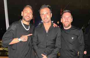 Neymar, Falcão e Messi na festa de aniversário do ex-jogador do Santos