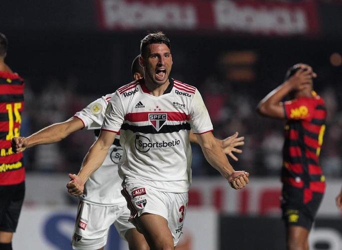 1° - São Paulo - 1.217 pontos em 742 jogos