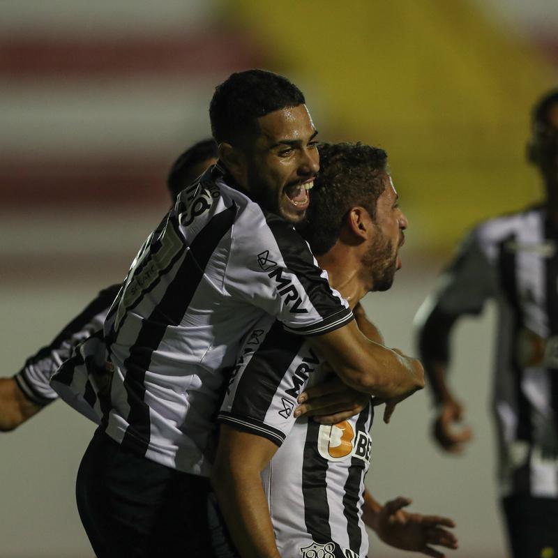 Tombense e Atlético se enfrentaram nesta quinta-feira (4), em partida válida pela 2ª rodada do Campeonato Mineiro. O confronto foi realizado no Estádio Antônio Guimarães de Almeida, em Tombos. No primeiro tempo, uma queda de energia paralisou a partida por cerca de 20 minutos.