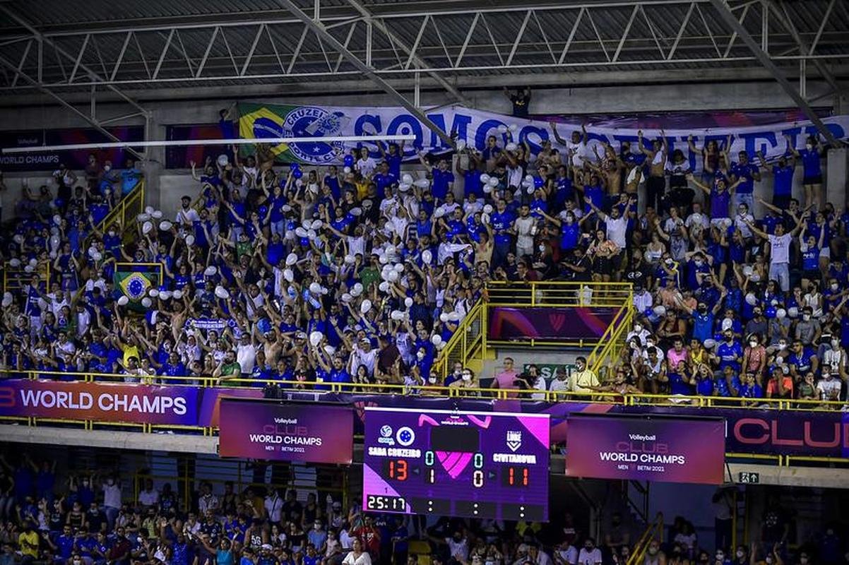 Fotos da festa do Cruzeiro com a vitria sobre o Civitanova e a conquista do tetracampeonato mundial de vlei, em Betim