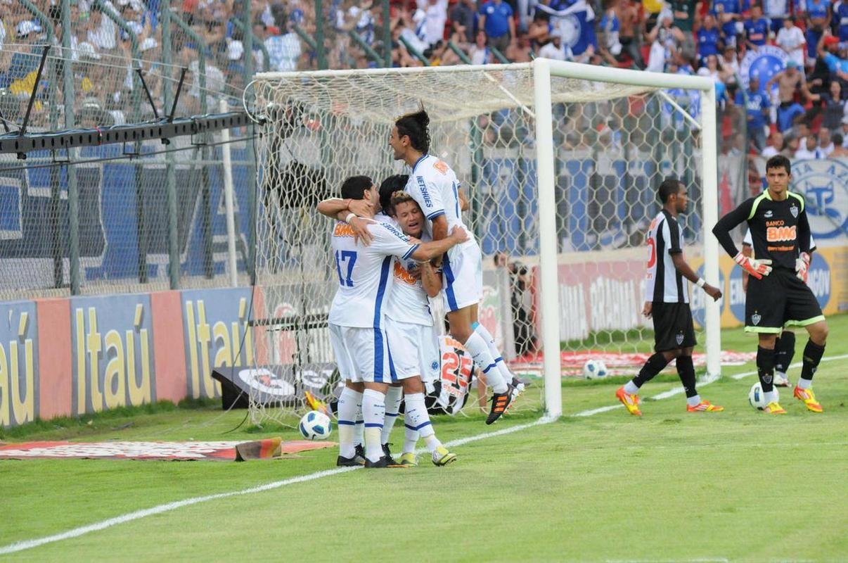 O 4 de dezembro de 2011 entrou para a histria do futebol mineiro. A data povoa o imaginrio do torcedor, especialmente do celeste