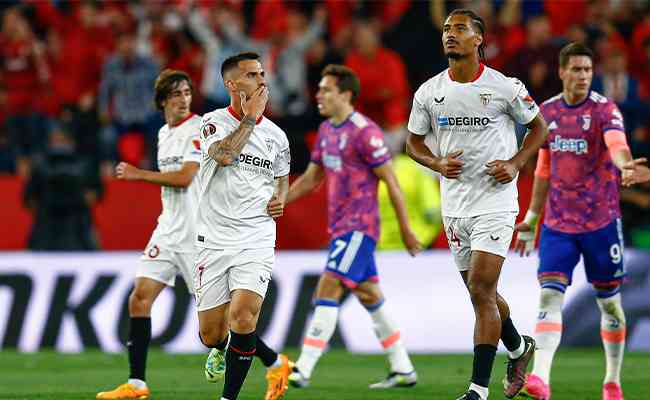 Sevilla vence por 2 a 1 com gol na prorrogao