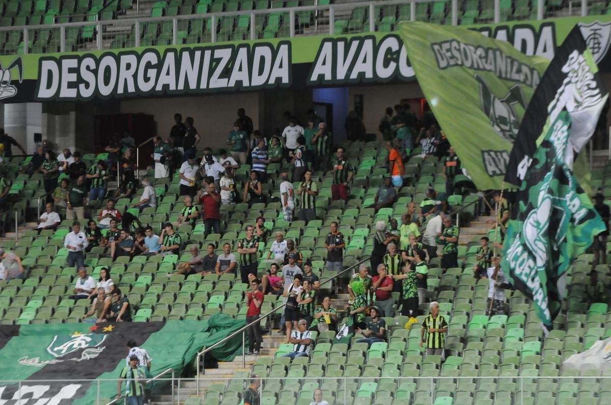Com gols de Felipe Augusto e Al, Amrica venceu Coimbra por 2 a 0, nesta segunda-feira, no Independncia, pela sexta rodada do Campeonato Mineiro