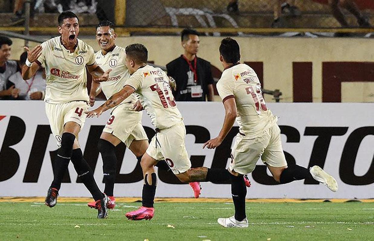 Universitario (Peru): 3 lugar da Liga Peruana; eliminado pelo Barcelona de Guayaquil na segunda fase
