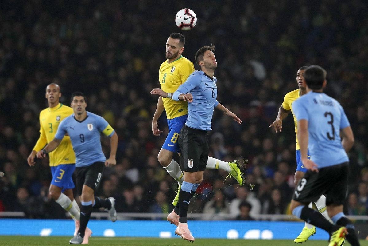 Brasil vence o Uruguai no penltimo teste da temporada. Neymar, de pnalti, garante triunfo em Londres