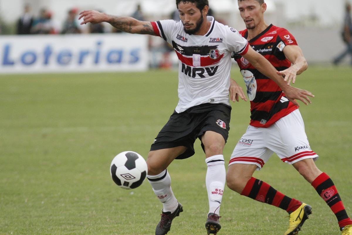 Em uma partida cheia de tensão e com o clima de rivalidade extrema em Campina Grande, o Santa Cruz foi valente para fazer valer a vantagem obtida no Arruda e, com o empate, garantir o inédito título da Copa do Nordeste frente ao Campinense