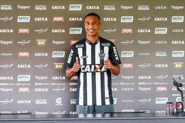 Leandrinho - Emprestado pelo Napoli, o atacante não conseguiu se firmar no Atlético. Entre 2018 e 2019, fez apenas nove jogos pela equipe. Sem render o esperado, foi devolvido.