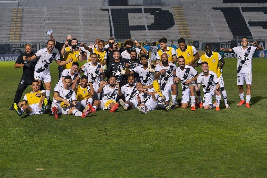 A Ponte Preta também tem 58,33% de aproveitamento como mandante na Série B (10ª), mas com saldo de gols inferior ao do rival Guarani: 5 a -1. Em 12 jogos, venceu seis, empatou três e perdeu três. Oitava colocada (36), a Macaca somou 21 dos 36 pontos disputados em casa.