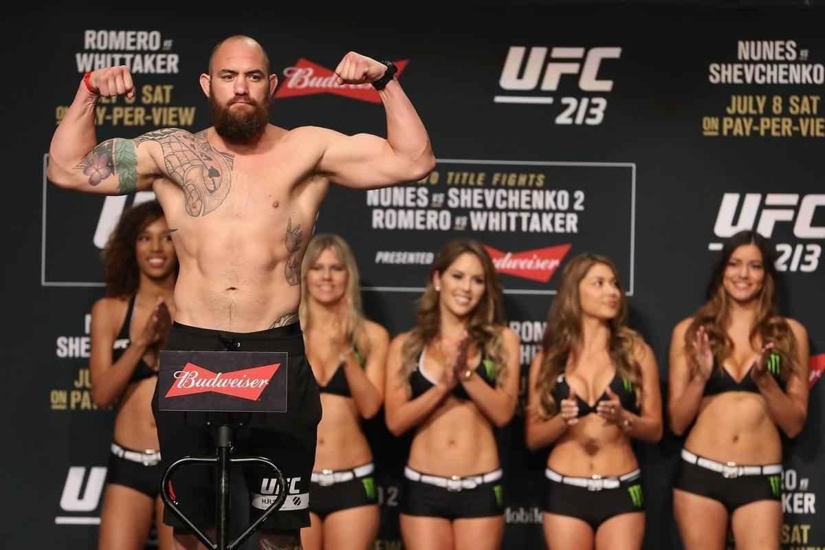 Pesagem do UFC 213, em Las Vegas - Travis Browne