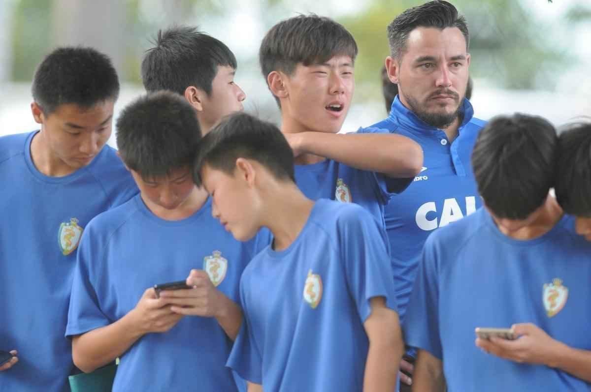 Imagens do jogo-treino entre Cruzeiro e guia, na Toca da Raposa II