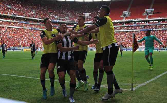 Erison marcou o gol que deu a vitória ao Botafogo contra o Flamengo