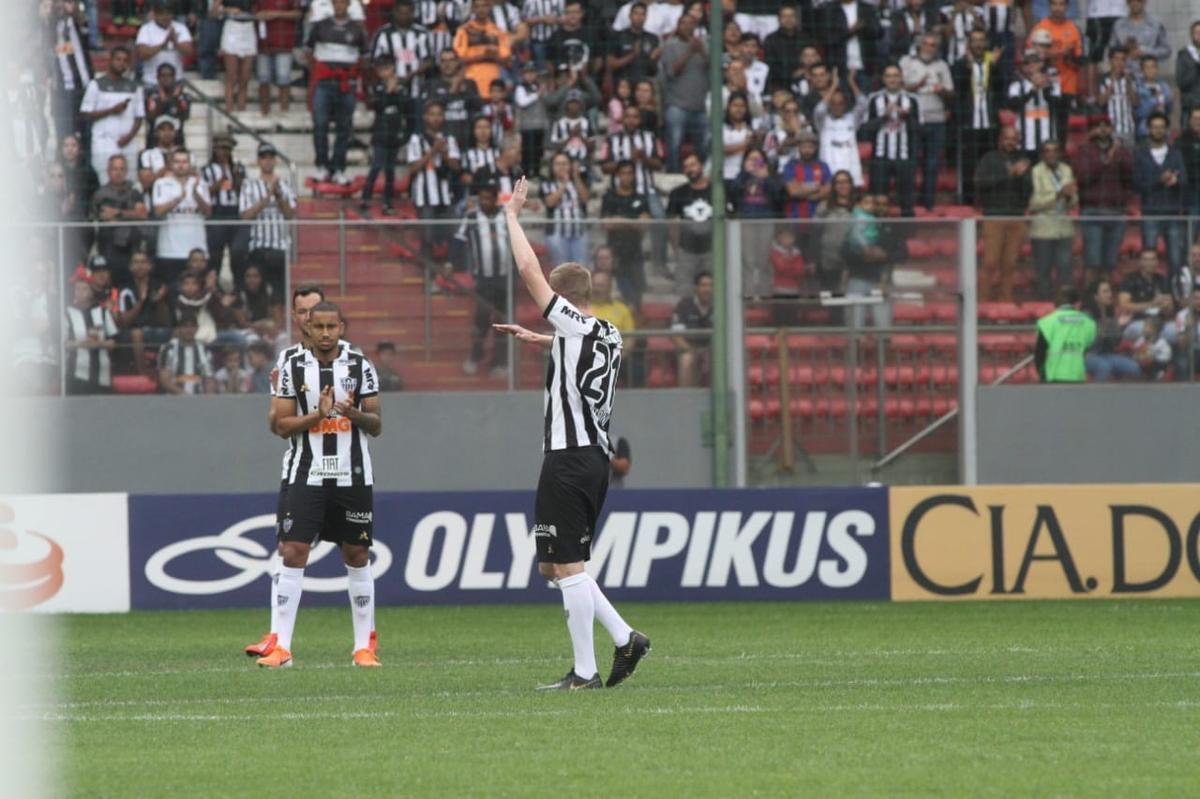 Ex-atleta deu o pontap inicial para o duelo contra o Fortaleza