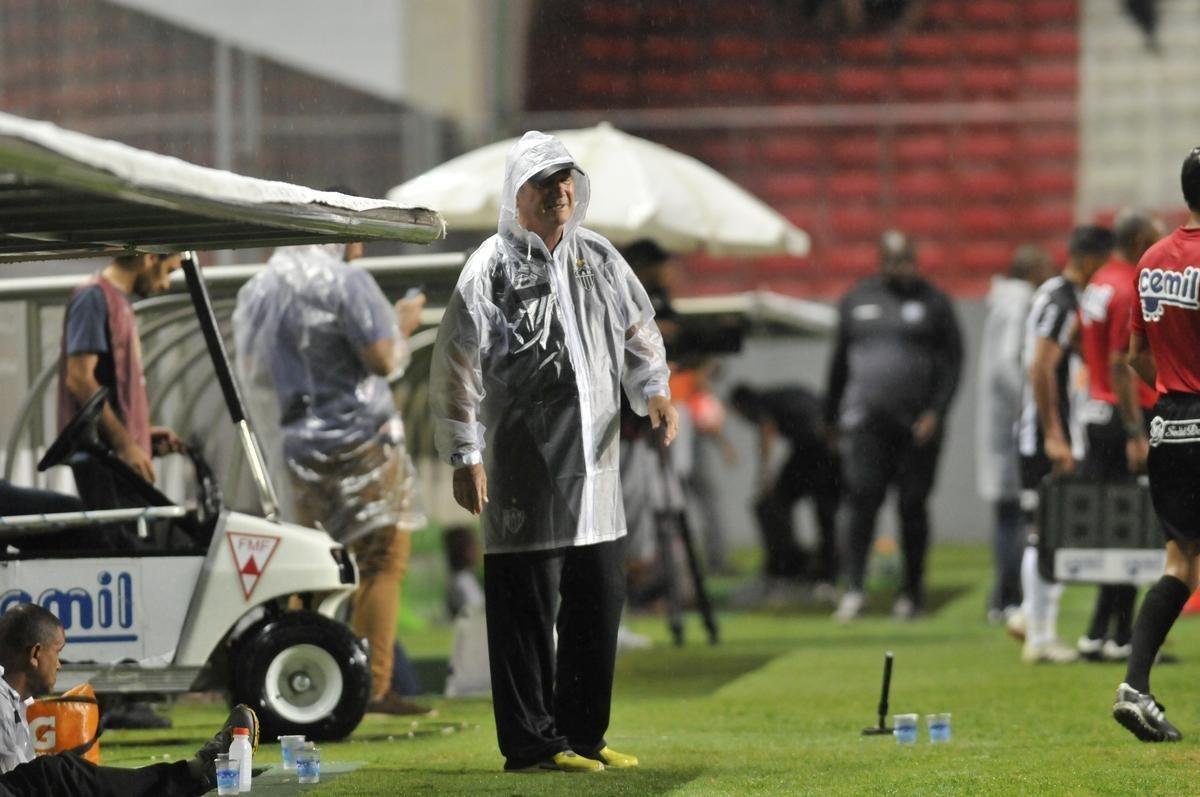 Em noite chuvosa no Independncia, reservas do Atltico batem o Tupi por 2 a 0