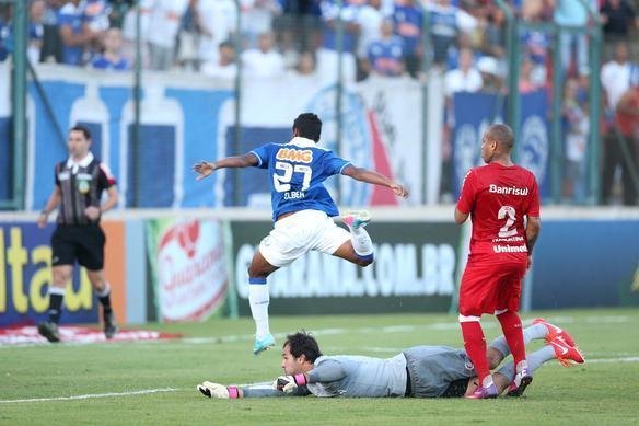 Imagens do jogo entre Cruzeiro e Internacional, na Arena do Jacar, pelo Brasileiro