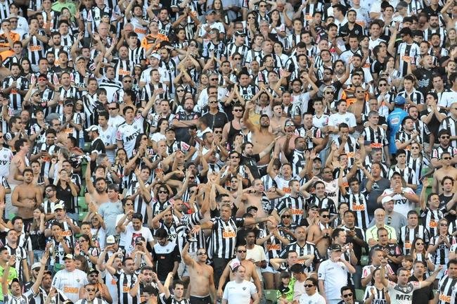 lances do primeiro tempo do jogo entre Atl�tico e Flamengo no Independ�ncia