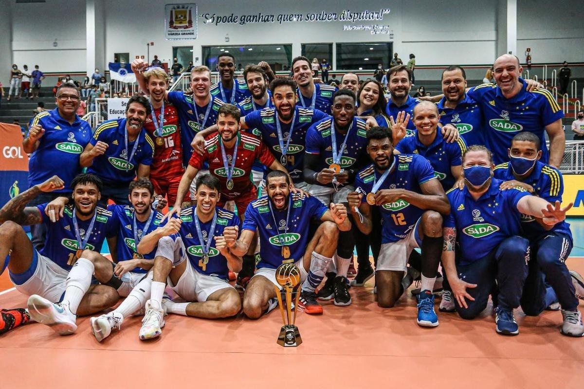Cruzeiro vence o Natal por 3 sets a 0, em Campo Grande, e  tetra da Supercopa