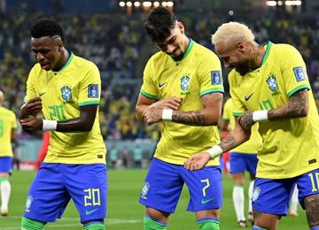 Especialistas opinam a respeito do assunto que tem repercutido mundialmente; estrangeiros criticaram comemorações após danças na goleada sobre a Coreia
