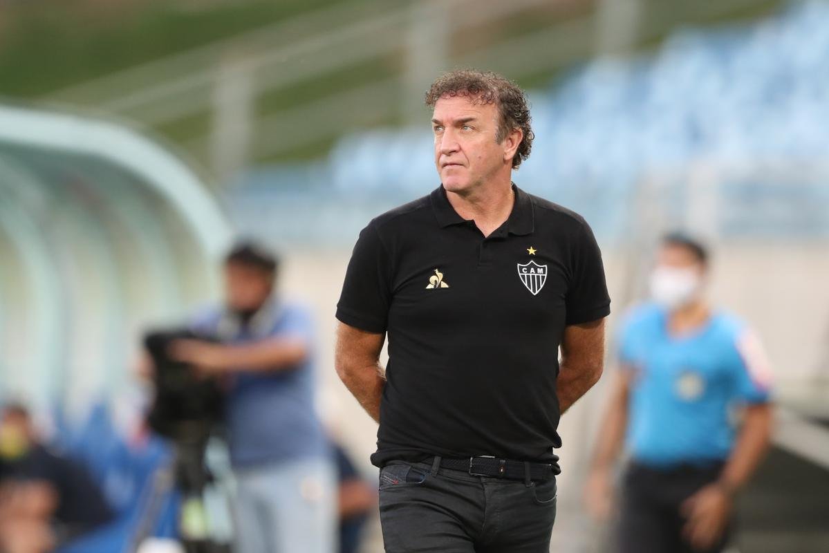 Cuiab e Atltico se enfrentaram pela nona rodada da Srie A do Campeonato Brasileiro