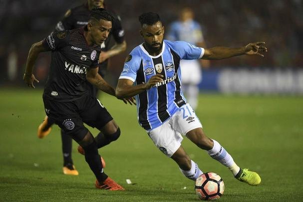 Grmio vence Lans de novo na Argentina e conquista o tri da Copa Libertadores