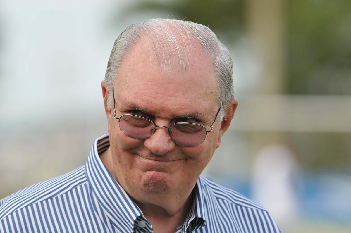 Gilvan de Pinho Tavares (2012-17) - presidente do Cruzeiro por seis anos, foi responsvel por colocar o clube novamente no caminho dos ttulos. Sob seu comando, a Raposa venceu o Brasileiro duas vezes seguidas (2013 e 2014), alm da Copa do Brasil (2017). De perfil turro, no entanto, centralizou poderes, impediu modernizaes importantes e deixou dvidas milionrias ao encerrar o segundo mandato. Alm disso, foi responsvel por indicar Wagner Pires de S, o pior presidente da histria do clube e responsvel pelo rebaixamento  Srie B do Campeonato Brasileiro.