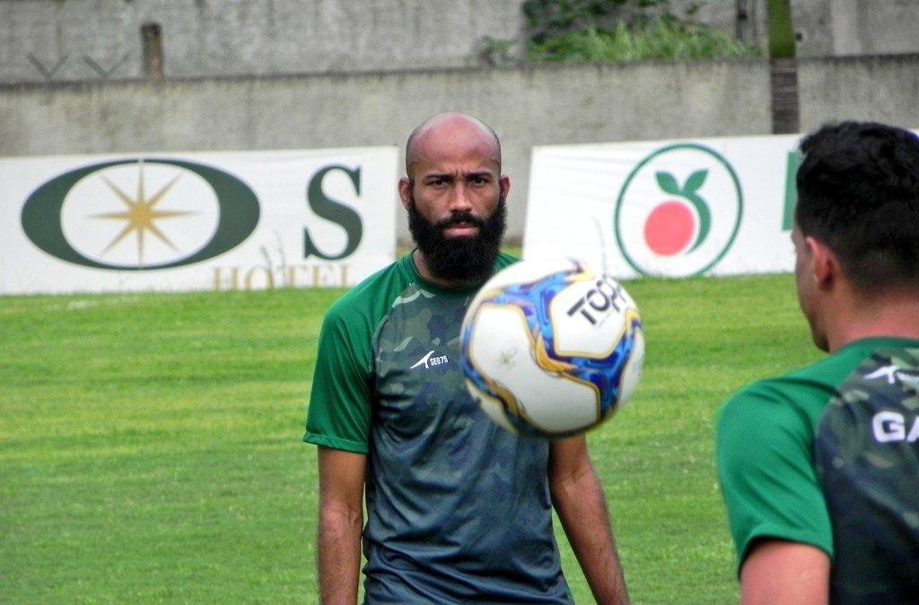 #4 - Nunes (sem clube) - 20 gols em 28 jogos - mdia de 0,71 por jogo.

O atleta marcou todos os seus gols na temporada pelo Gama. No incio deste ms de dezembro, chegou a ser anunciado pelo Brusque, mas teve seu contrato rescindido aps expirao do prazo de inscrio no Boletim Informativo Dirio (BID).
