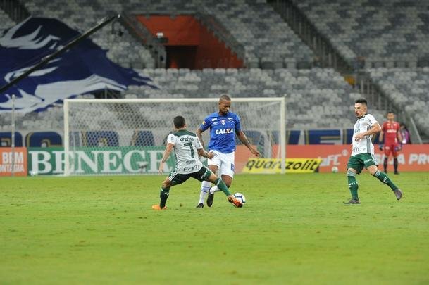 Cruzeiro e Palmeiras mediram foras, no Mineiro, pela oitava rodada do Campeonato Brasileiro