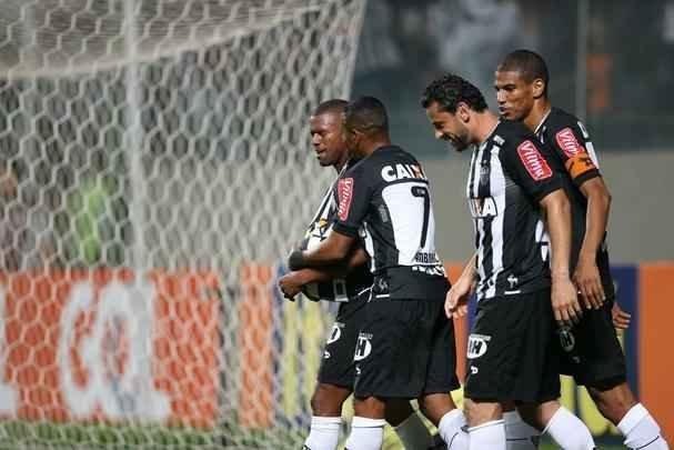 Lance de Atltico x Chapecoense, jogo vlido pelo Campeonato Brasileiro