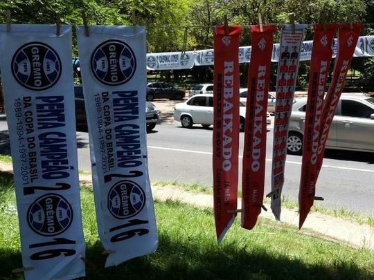 Ambulantes já fazem a 'festa' nas ruas de Porto Alegre com os seus produtos