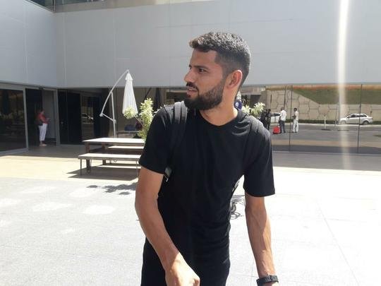 Volante Jadson, de 25 anos, chega a BH para assinar contrato com o Cruzeiro