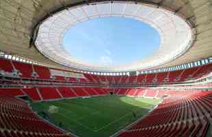 Man Garrincha (Estado): R$ 1,403 bilho (reformado entre 2010 e 2013). Capacidade: 70.824 torcedores. Custo mdio do assento: R$ 19.809.