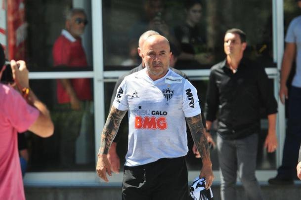 Sampaoli foi apresentado ao Atltico na tarde desta segunda-feira
