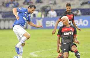 No segundo tempo, Fred marcou duas vezes e ampliou vantagem do Cruzeiro para 3 a 0
