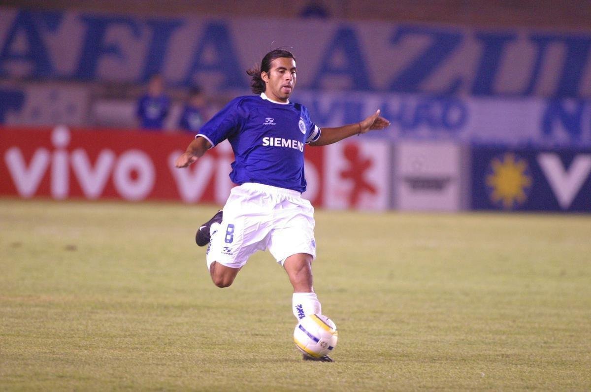 O volante chileno Claudio Maldonado  o quinto estrangeiro com mais partidas pelo Cruzeiro. Entre 2003 e 2005, ele fez 137 jogos e marcou quatro gols.